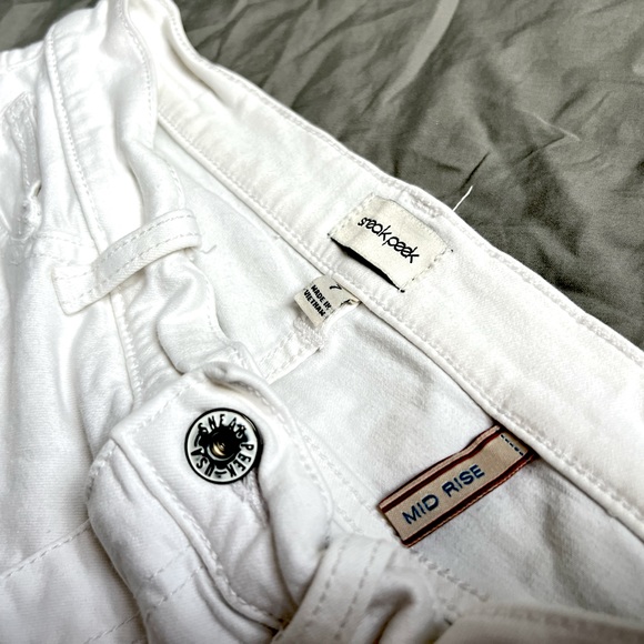 Sneak Peek Mid Rise Kick Flare White Jeans with Frayed Hem - Picture 3 of 6
